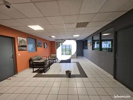 local d'activité 750 m²