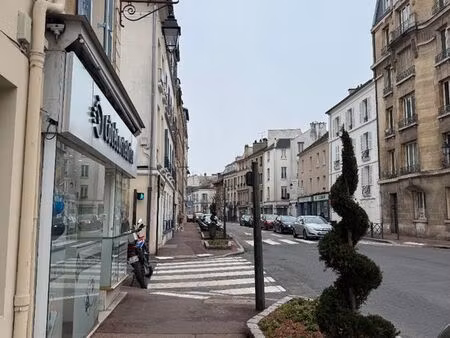 local commercial 97 m² saint germain en laye