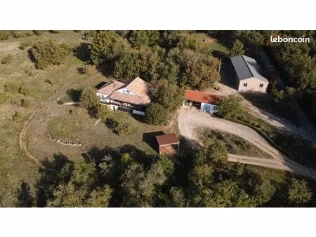 propriété 4 pièces 143 m²