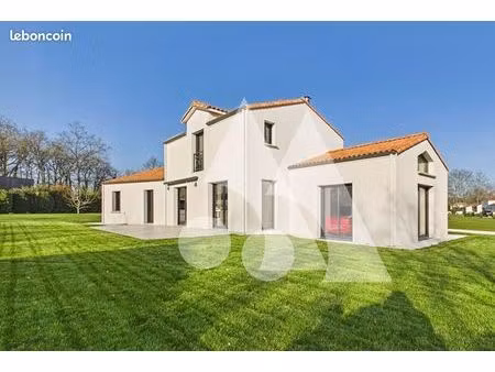 maison 6 pièces 143 m²