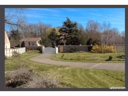 terrain 700 m2 à nogent-le-phaye