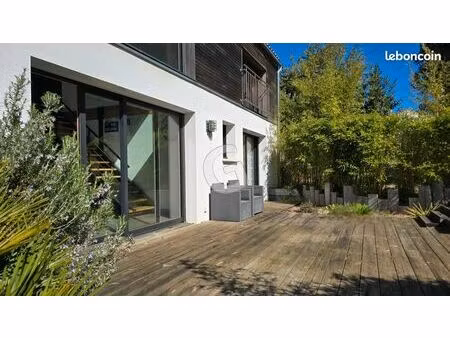 villa 7 pièces 178 m²