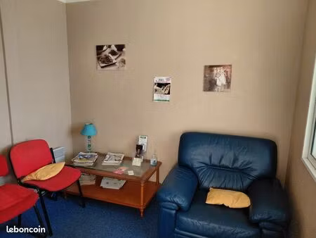 a louer bureaux 45 m2 rdc