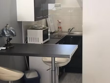 loue studio 20m² a 400m d lycee hotelier ageles