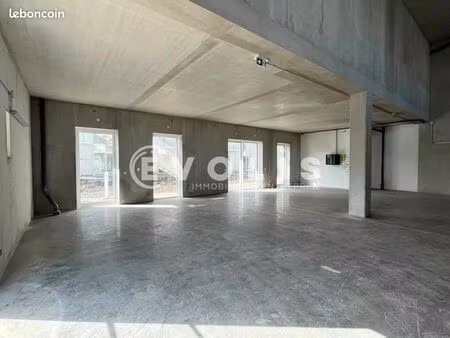 local d'activité 205 m²