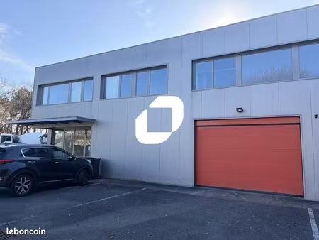 local d'activité 796 m²
