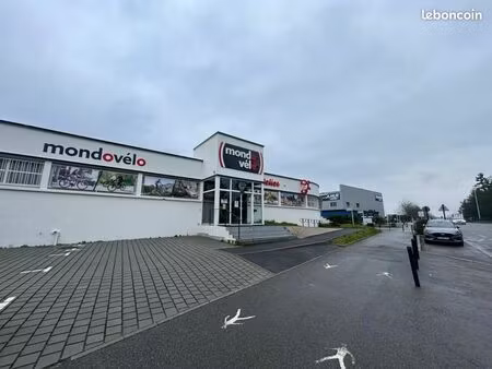 local commercial 962 m²