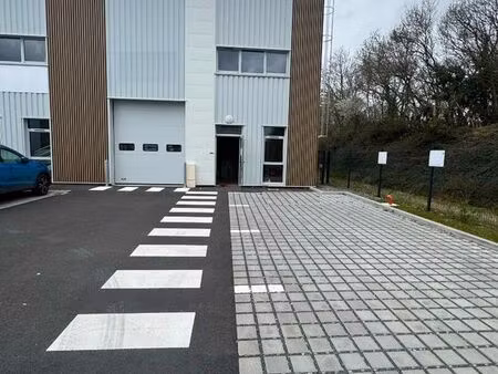 local 187 m² treillieres