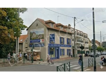 boutique 187 m² chatou