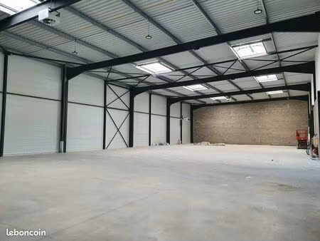 local d'activite 630 m² buchelay