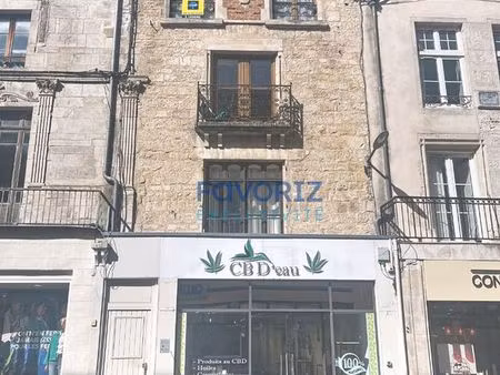 immeuble 15 pièces 371 m²