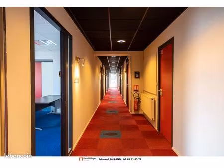 bureau location / bureau à louer 18 m² / 236 euros / site gardienné
