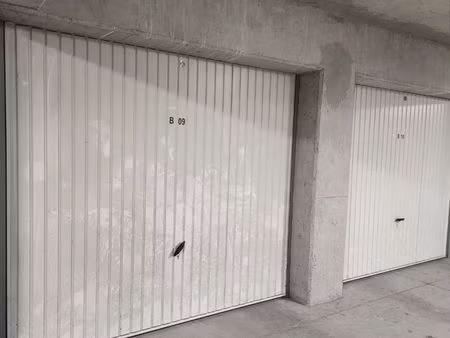 parking/box 1 pièce 14 m²