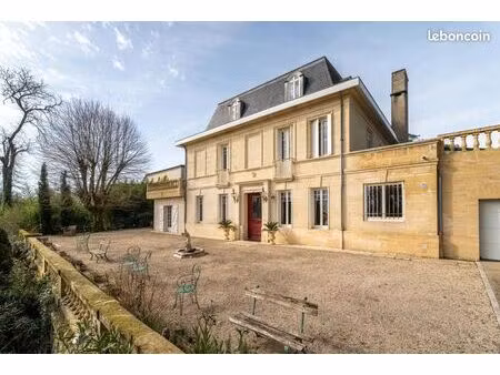 château 11 pièces 370 m²