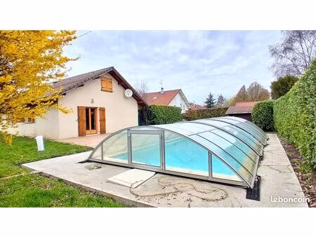 villa 7 pièces 140 m²