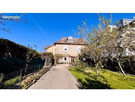 maison de ville 5 pièces 180 m²