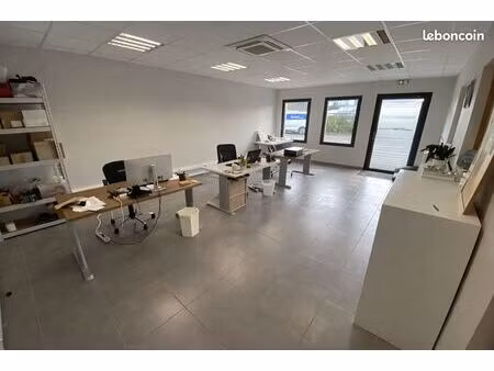 bureau 47 m² lumineux – rumilly – parking – fibre – climatisation