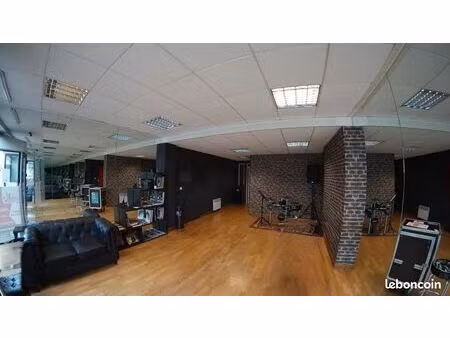 local 51m2 - zone commerciale des grands champs (ancenis)