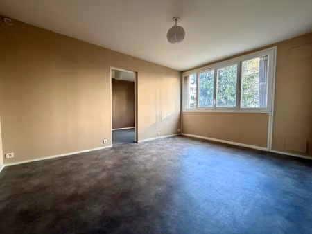 à louer charmant t2 idéalement situé à limoges (rue louis