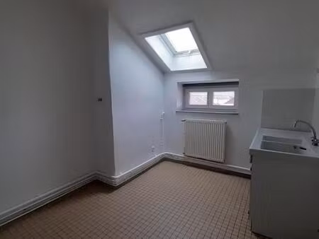 centre ville  proche des commerces de proximité  t4 sans travaux à prévoir