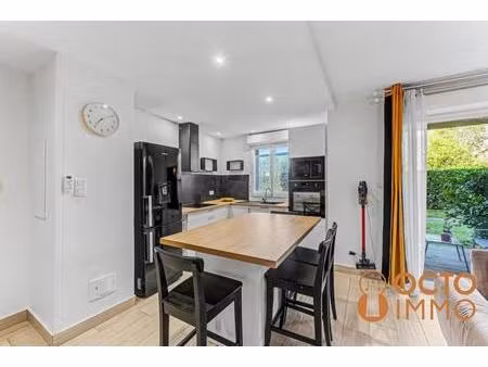 t2 rénové et meublé + clim