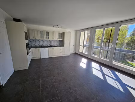 appartement roissy en brie 4 pièce(s) 82.18 m2