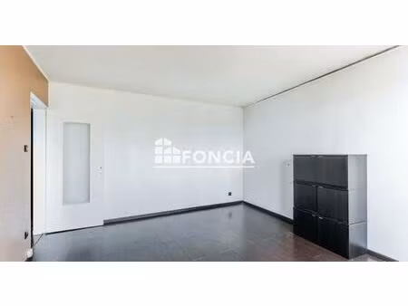 t2 avec parking et cave