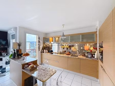 appartement 3 pièces dans résidence avec garage et ascenseur