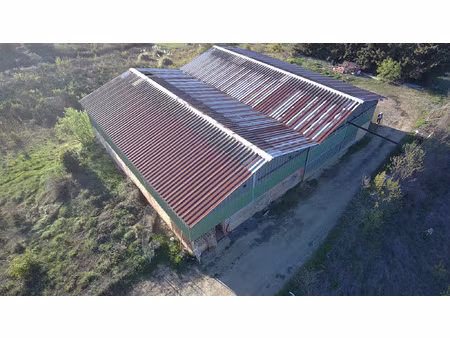 proche limoux - hangar de 530m2 environ sur terrain attenant