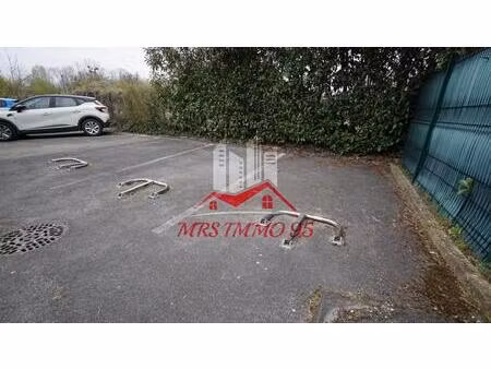 lot de 3 places de parking