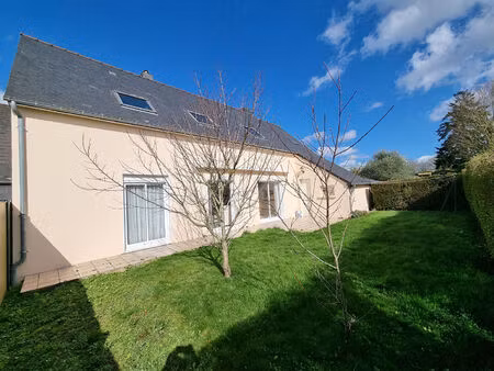 a vendre maison betton  143m²  plus de 400m² de parcelle exposé sud sans vis-à-vis  5 cham