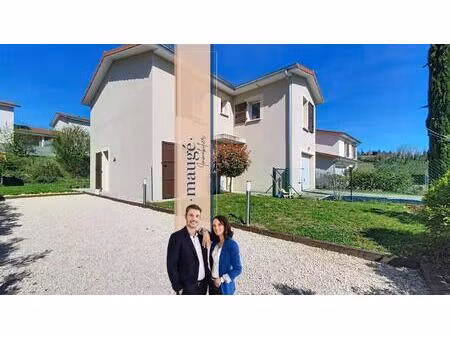 maison - 4 chambres - dont 1 suite parentale - cellier - garage - jardin - terrain de péta