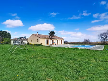 a vendre - maison 3 chambres - terrain de 2500m² - piscine - labastide clermont