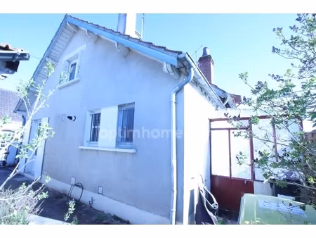 salbris  centre ville  rue calme  maison de 90 m2 avec jardin et garage