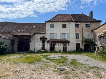 a rénover  maison ancienne à 3 minutes de tournus