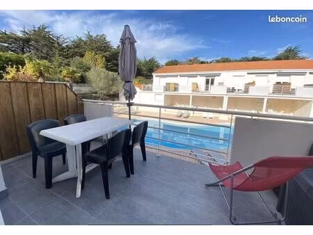 appartement t2 avec piscine et parking à 400m de la plage