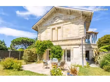 maison 7 pièces 160 m²