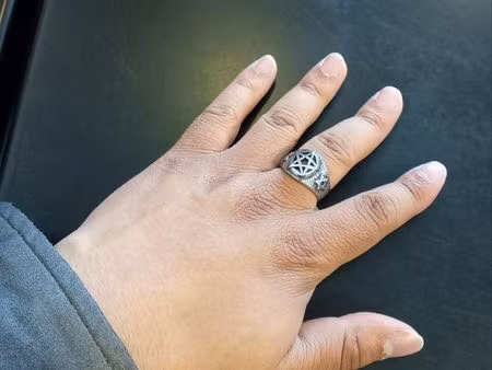 gothique cherche hébergement