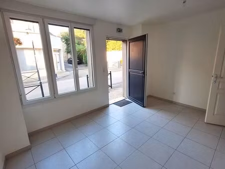 appartement t1 rénové en rdc à louer