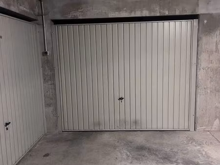 garage 18m2 menthon saint bernard