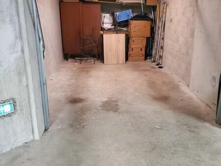 loue garage pour moto ou cartons