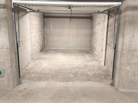 vends garage sécurisé