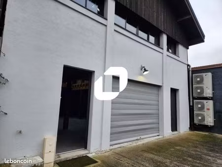 local d'activité 240 m²