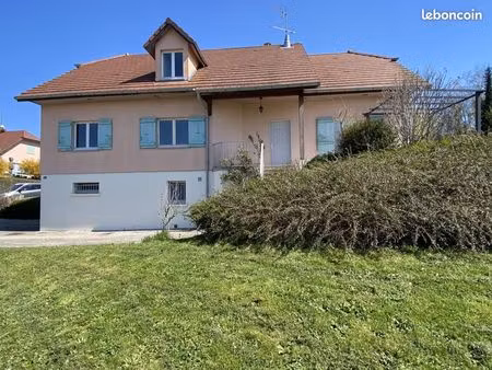 maison 7 pièces 211 m²