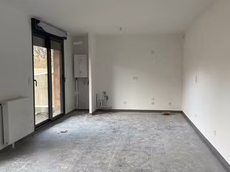 f2 - pontault combault en rez de jardin