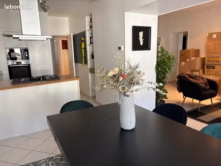 appartement . 3 ch + bureau . 126 m2