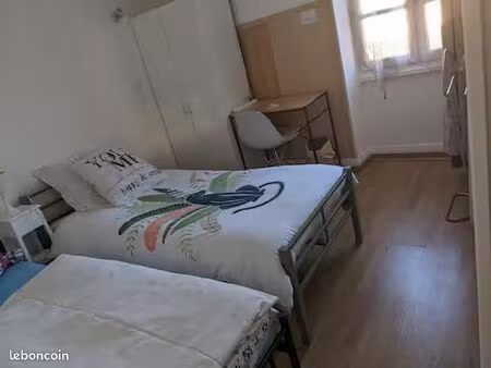 chambre dans une maison de ville