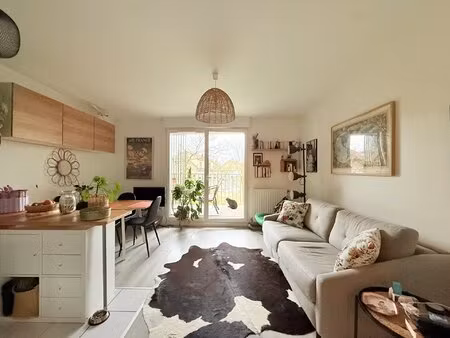 t2 42m² avec parking et balcon - place carnot