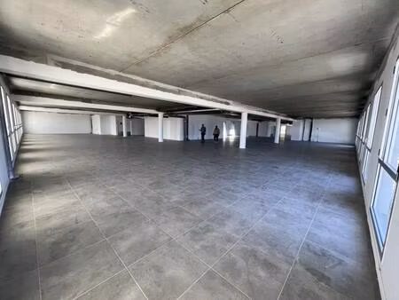 plateaux de bureaux de 142m²