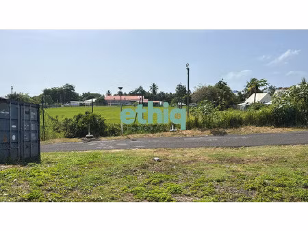 beau terrain à bâtir de 500m²